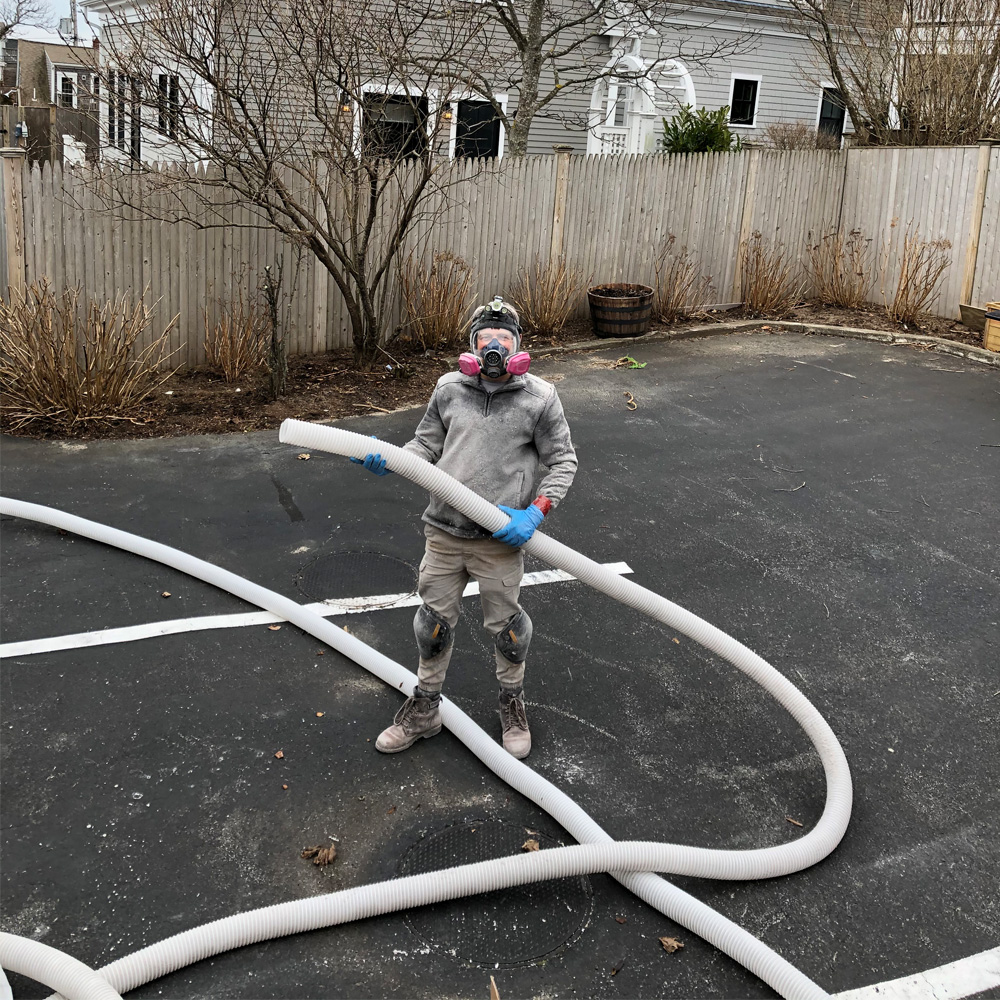 Blown-in insulation image
